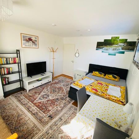 Two Bedrooms,Dining Area And Bathroom With Private Entrance Kotka Luaran gambar