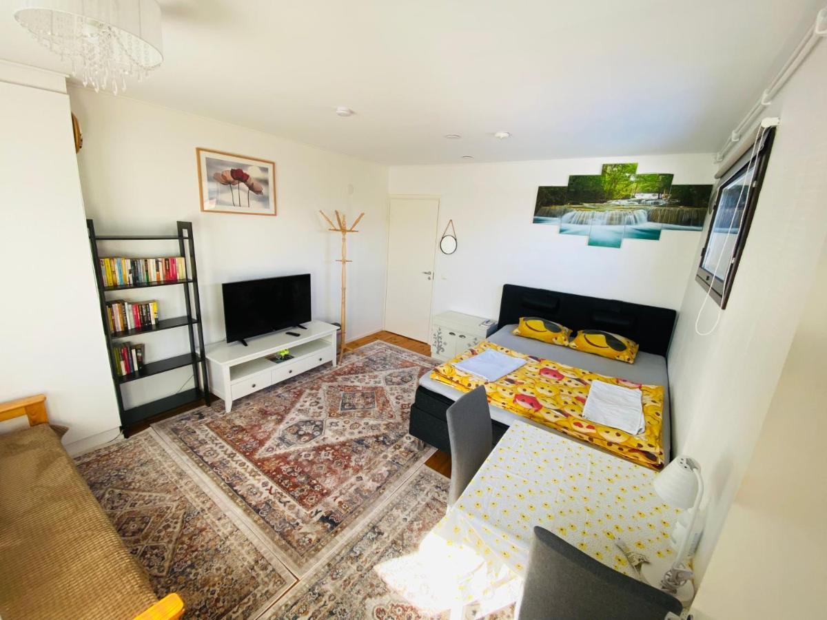 Two Bedrooms,Dining Area And Bathroom With Private Entrance Kotka Luaran gambar