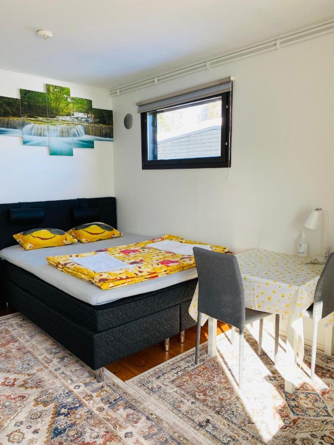 Two Bedrooms,Dining Area And Bathroom With Private Entrance Kotka Luaran gambar